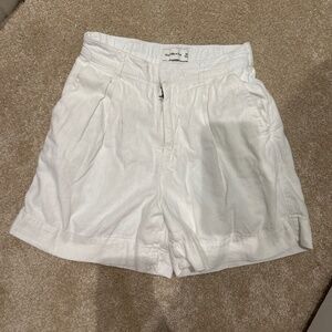 Abercrombie, soft shorts with pockets size extra small